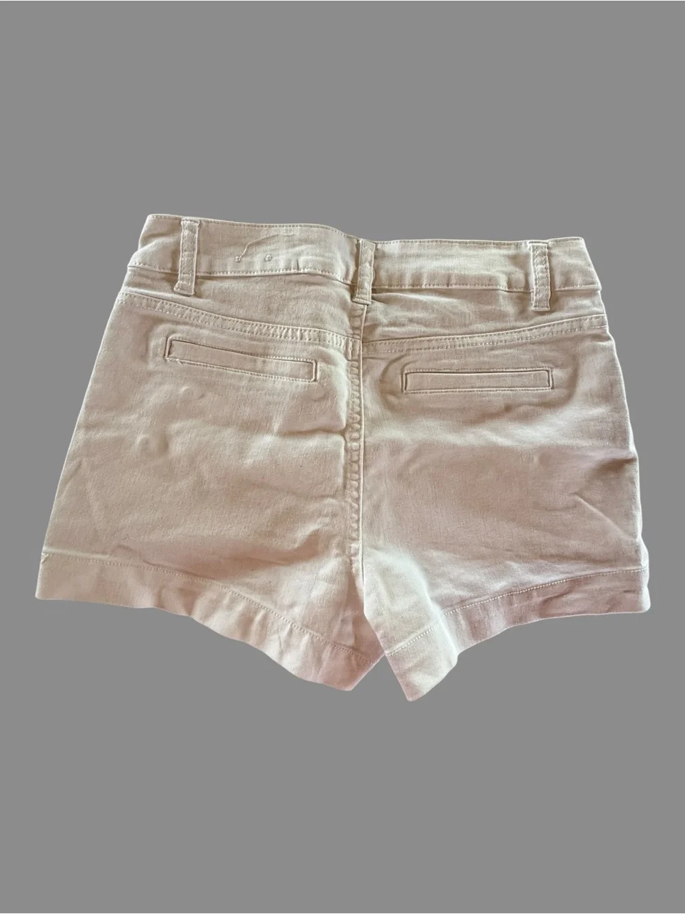 Blue Spice Women's Cream High-Waist Button-Front Shorts